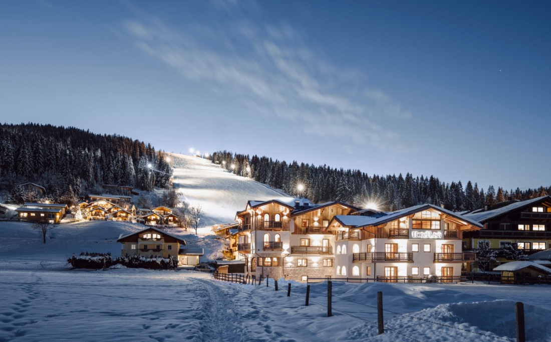 Skihotel direkt an der Skipiste &copy; Matthias Warter