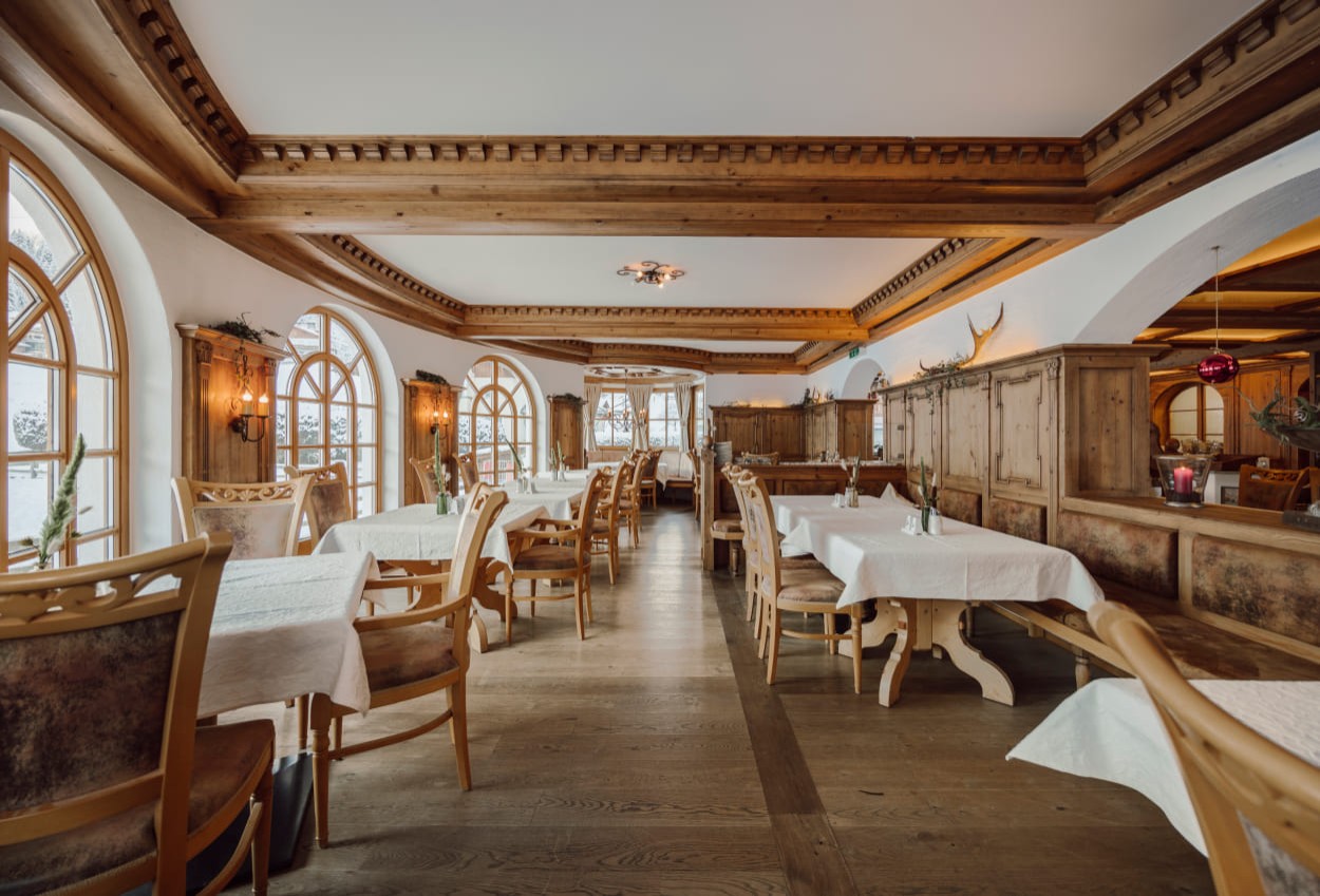 Mit Blick auf die Landschaft genießt man das tägliche Frühstücksbuffet.