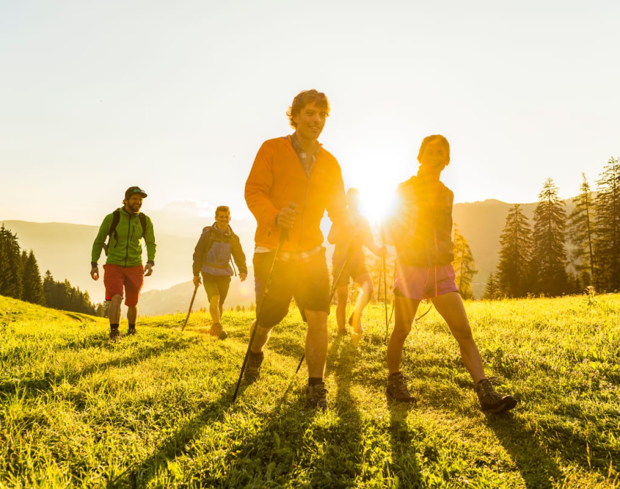 Wandern mit Freunden im Salzburger Land © Flachau Tourismus