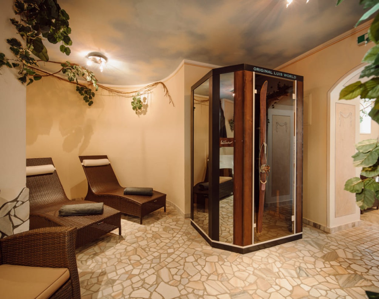 Luis Trenker Infrarotkabine im Wellnessbereich des Hotel Lisa