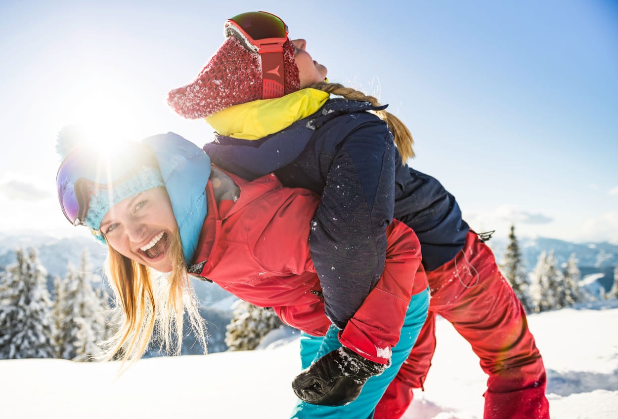 Huckepack im Winterurlaub © Flachau Tourismus