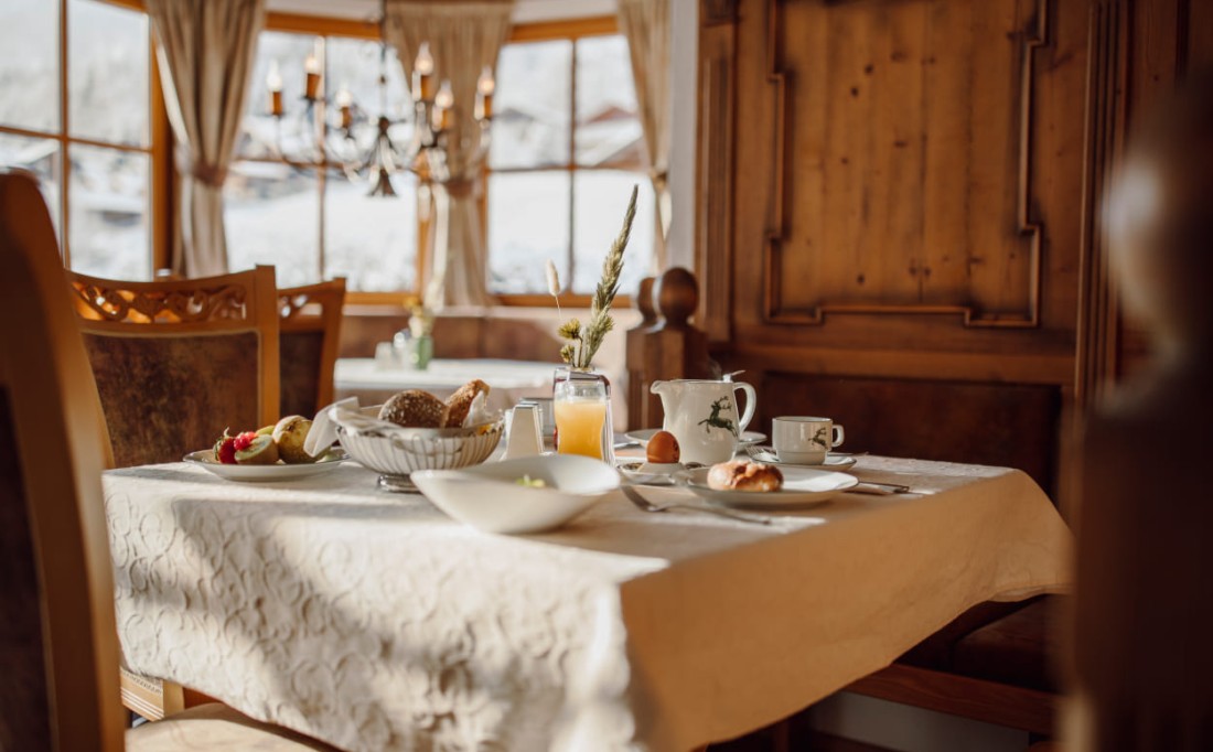 Fr&uuml;hst&uuml;ckstisch im Bed & Breakfast Hotel