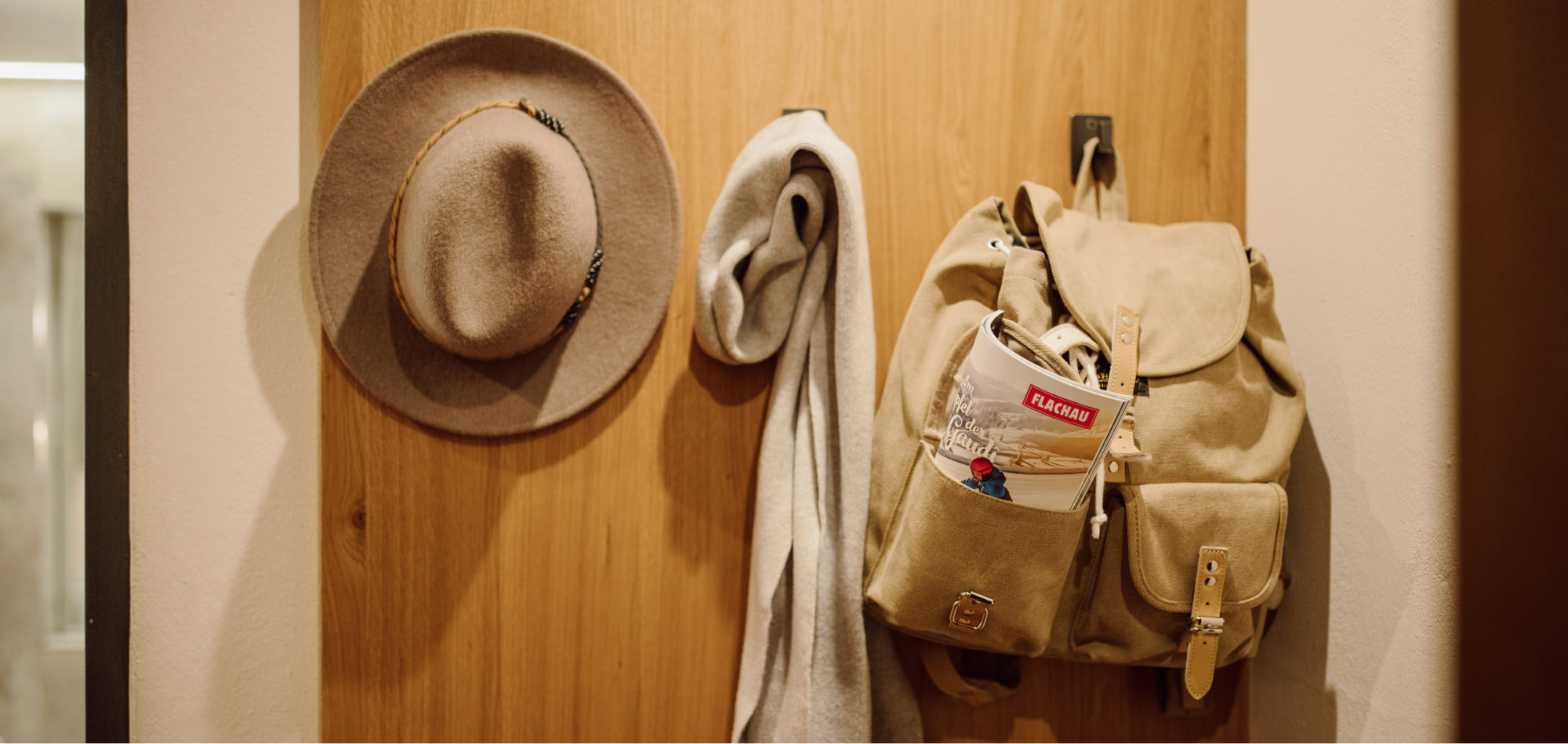 Wanderequipment im Hotelzimmer in Flachau