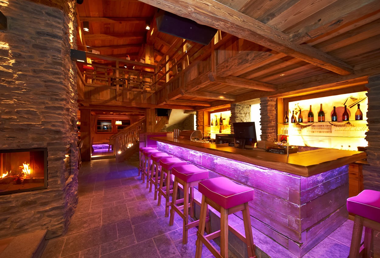 Die Bar in der Lisa Alm