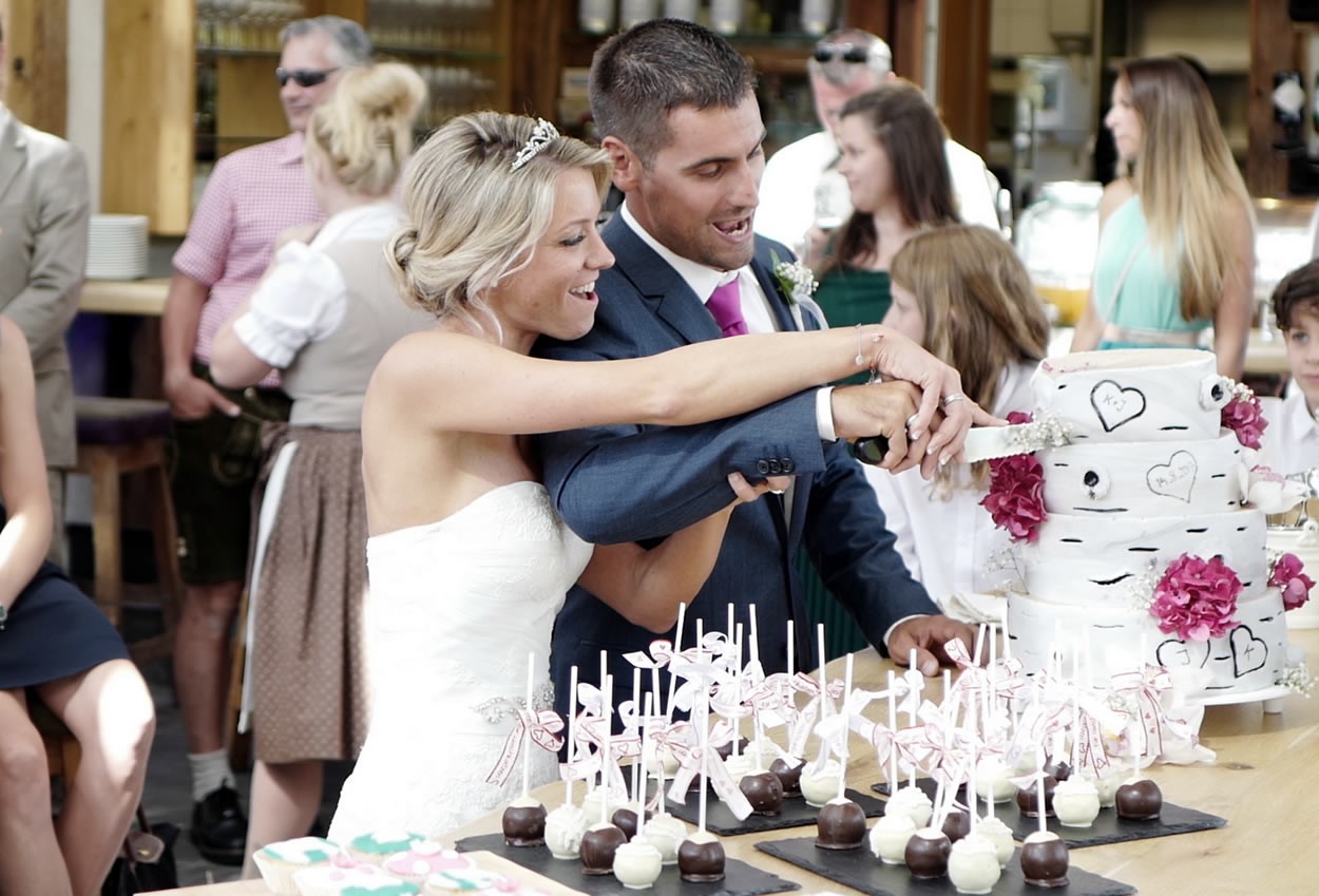 Hochzeitstorte wie Sie es möchten. Ein- oder mehrstöckig?