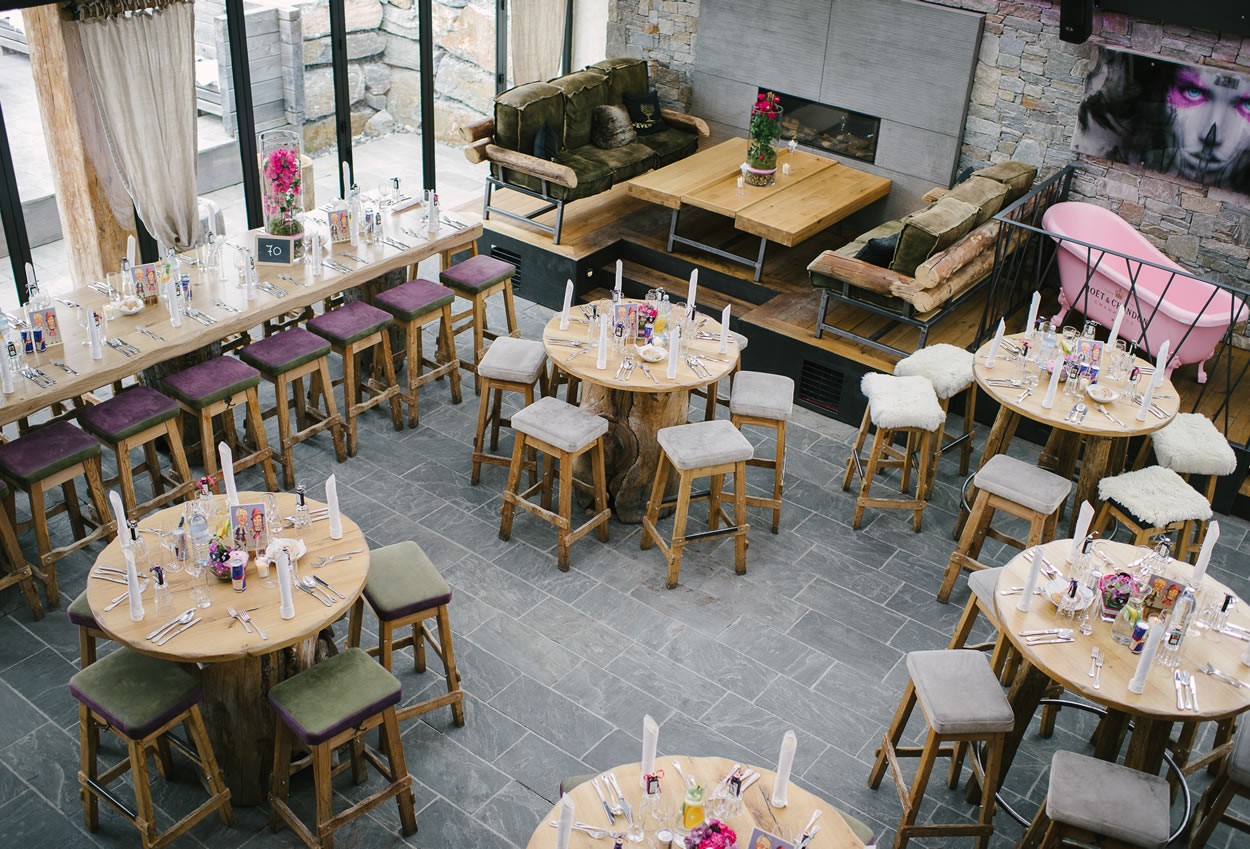 Wir dekorieren die Lisa Alm festlich.