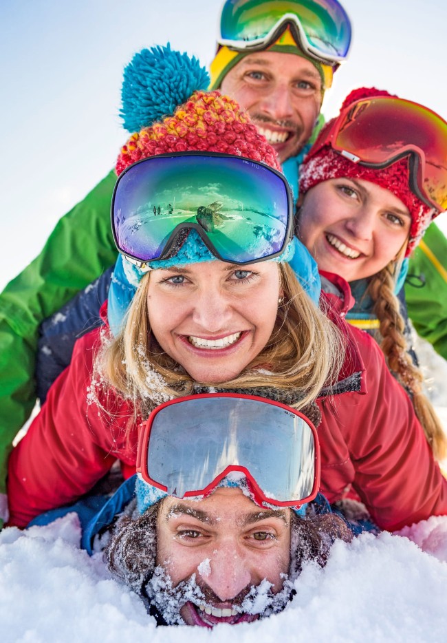Spaß mit Freunden im Schnee © Flachau Tourismus