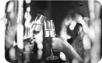 Sekt trinken Hochzeitslocation Lisa Alm