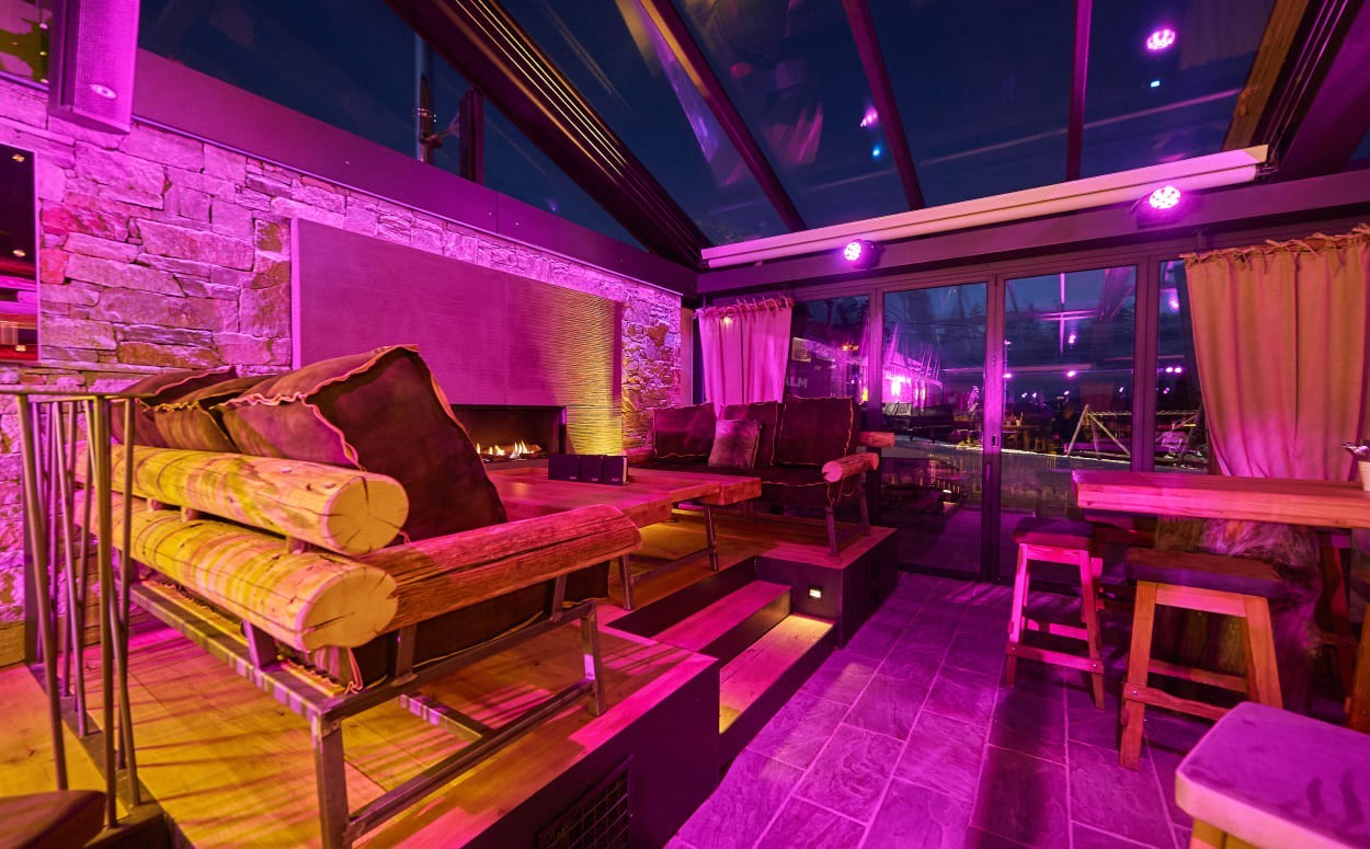 Ausreichend Platz in Sitzecken, Lounges und im Restaurant